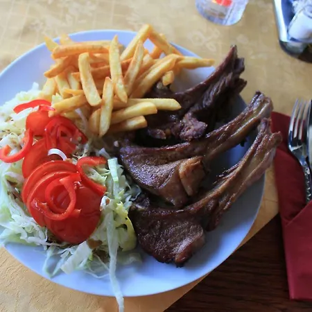 Hatzenporter Paradies 호텔 *