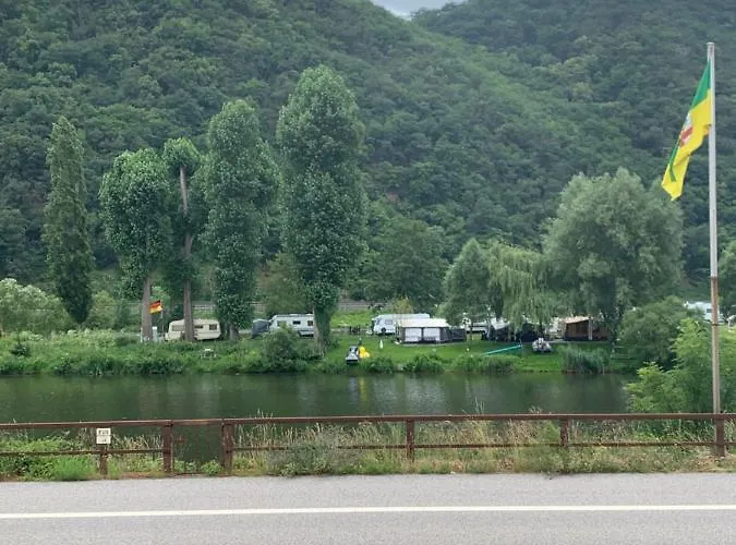 哈赛波特天堂酒店 Hatzenport