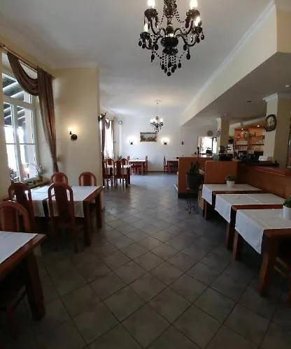 Hatzenporter Paradies Hotel *