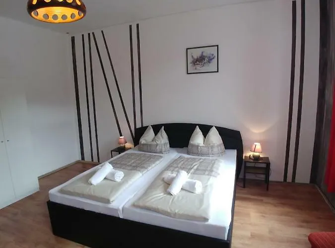 哈赛波特天堂酒店 *