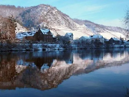 哈赛波特天堂酒店 Hatzenport