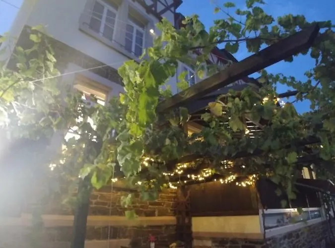 哈赛波特天堂酒店 *