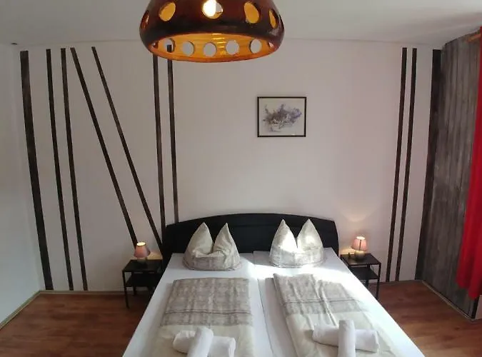 哈赛波特天堂酒店 Hatzenport